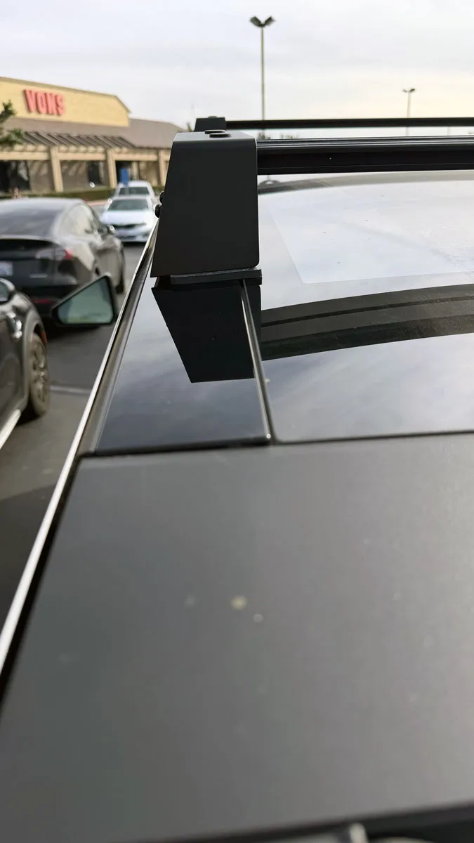 Roof rack for Cybertruck overlaps glass roof