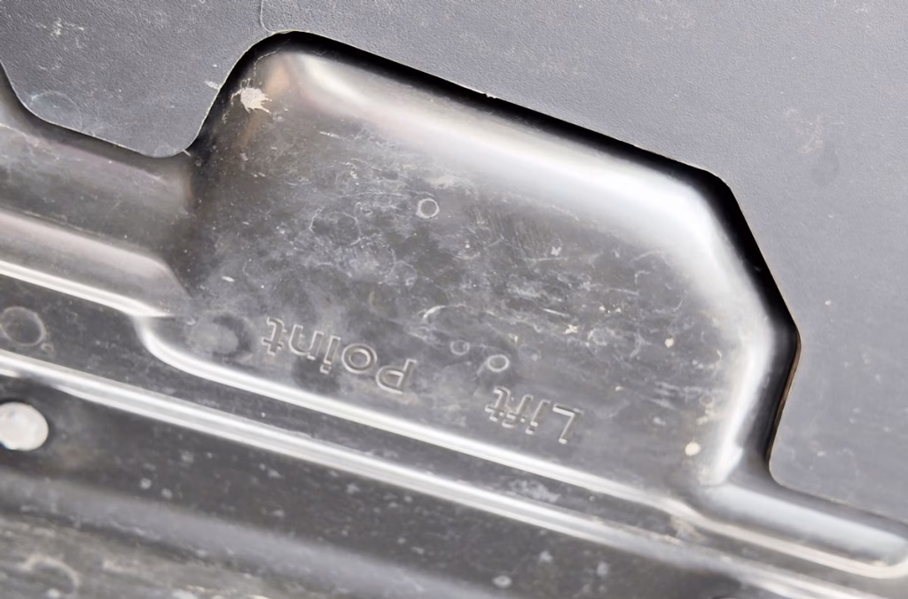 lift point of cybertruck