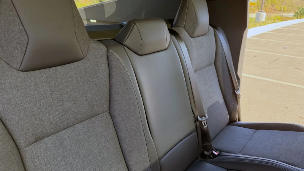 Cybertruck RWD textile interior
