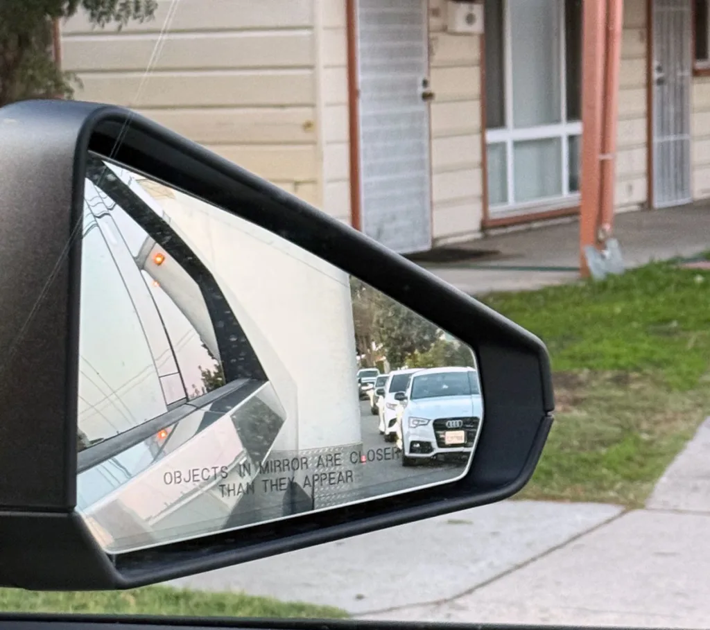 Cybertruck towing side mirror